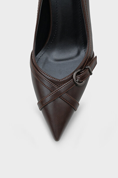 Capone Outfitters Elysee обувки с средно висок ток и катарами за всеки ден