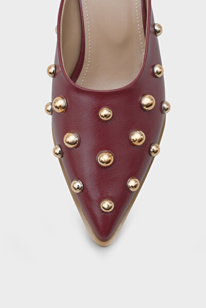 Capone Outfitters Papuci pentru femei Meredith cu vârf ascuns și accesorii metalice