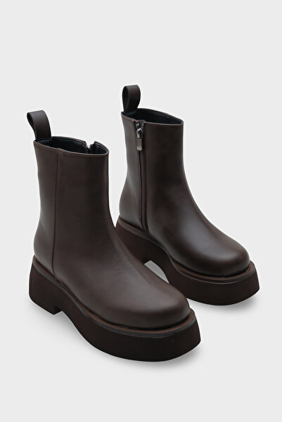 Capone Outfitters Γυναικείες μπότες Darla με στρογγυλή μύτη με φερμουάρ στο πλάι Trak Sole