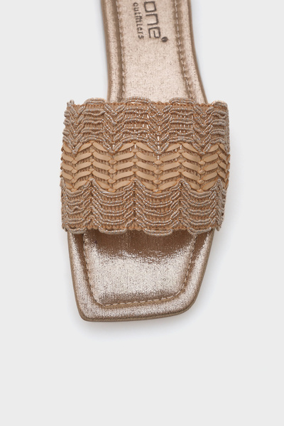 Capone Outfitters Жіночі капці Katya на плоскому каблуці з блискучим тупим носком