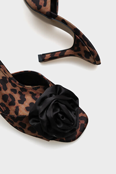 Capone Outfitters Dámské pantofle Lou na středním podpatku květinové saténové