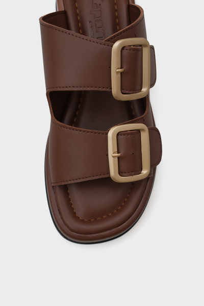 Capone Outfitters Γυναικείες παντόφλες Marge Wedge με διπλή αγκράφα