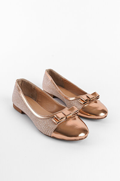 Capone Outfitters حذاء باليرينا لامع للسيدات