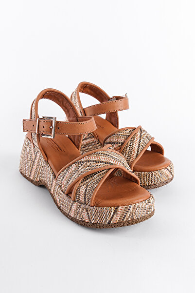 Capone Outfitters صندل نسائي مريح من الجلد الطبيعي ونعل متقاطع من القش