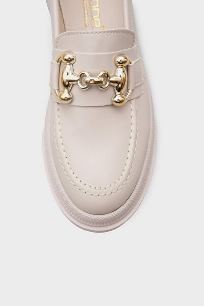 Capone Outfitters Oval Burunlu Metal Tokalı Trak Tabanlı Kadın Ekru Bej Loafer