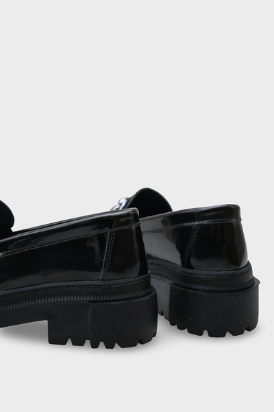 Capone Outfitters Oval Burunlu Metal Tokalı Trak Tabanlı Kadın Rugan Siyah Loafer