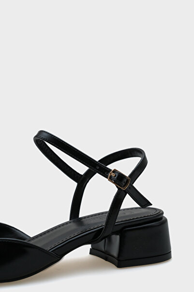 Capone Outfitters Randi nyitott hátsó csatos alacsony sarkú női cipő