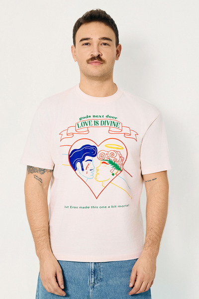 Store Love Is Divine (Unisex T-Shirt)