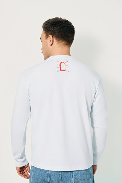 Store Divine Puppeteer (Unisex T-Shirt)