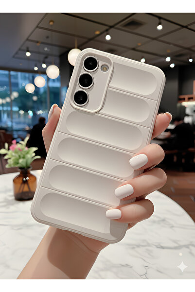 TechTrove Samsung Galaxy S22 Plus Kılıf Elde Kaymaz İçi Kadife Silikon Kapak