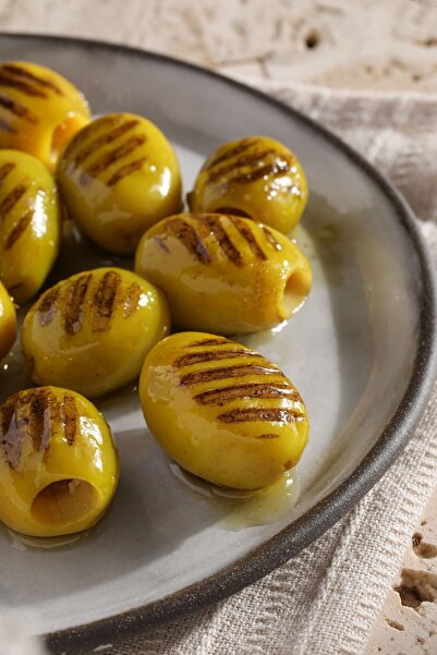 Görem Zeytin Sarımsaklı, Kekikli Izgara Zeytin 500 Gr.