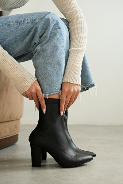 mudemsu Aria Kadın Günlük Şık Streç Detaylı Fermuarlı Sivri Burunlu Bot Çizme