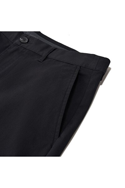 Giordano Men’s Relaxed Straight Cotton Stretch Khaki Pants