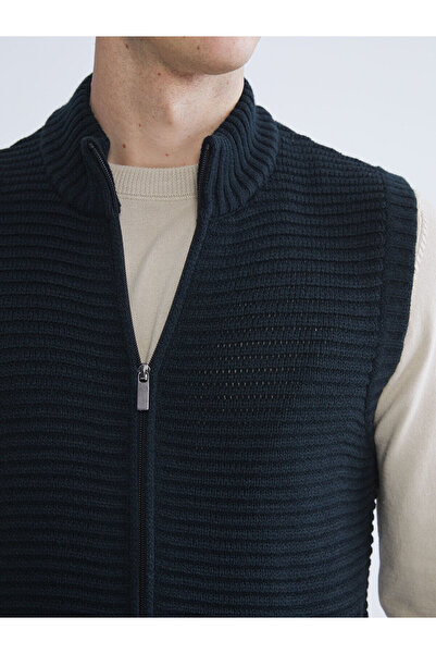 LC Waikiki Vizyon Yeni Sezon Standart Kalıp Dik Yaka Erkek Triko Yelek