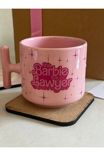 glowoow Kadın Avukatlara Özel Pembe Kupa This Barbie is a Lawyer Yazılı Seramik Bardak