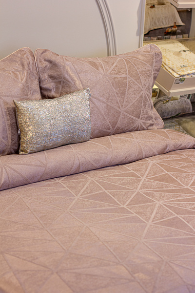 Güzide LİSA YATAK ÖRTÜSÜ GÜL KURUSU-ÇİFT KİŞİLİK ( 4 PARÇA )