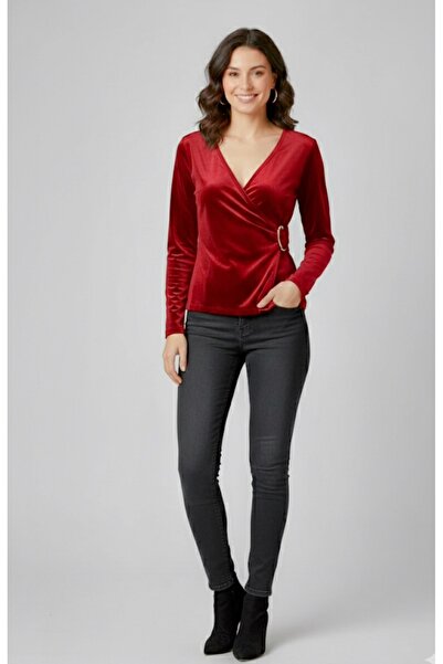 rushana Kadın kruvaze yaka yandan aksesuarlı kadife kumaş bluz