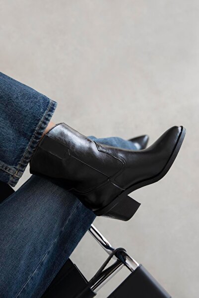 STRASWANS Maven Women's Wrinkled Leather Heeled Boots Black