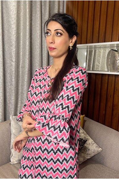 Hayati Collections قطعة واحدة - قميص جورجيت وردي مطبوع