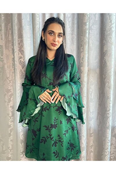 Hayati Collections قطعة واحدة - قميص حريري أخضر بطباعة رقمية