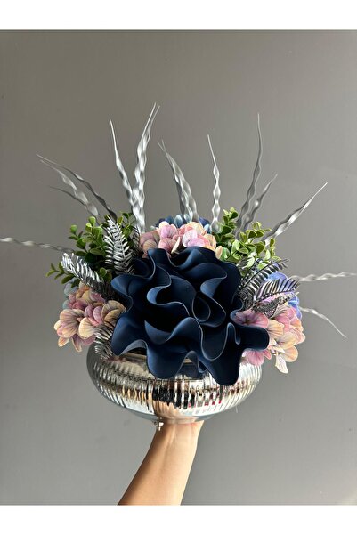 Luvienn Flat Silver Vase Wet Textured Hydrangea Arrangement - Blue Lilac Hydrangea Arrangement Table Flower