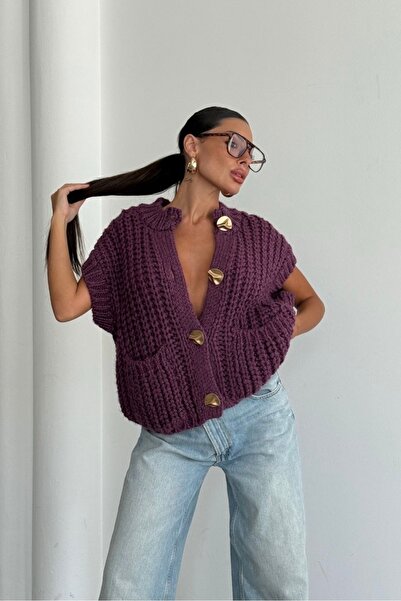 Noi Belis Soft Textured Knitwear Vest with Large Button Detail Aw25Yl0004