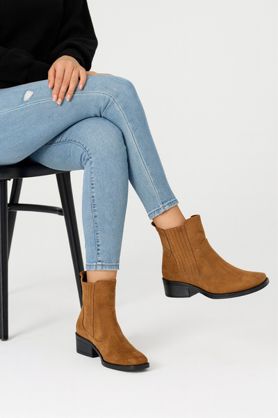 Elvessa Kadın Taba Süet Lastikli Küt Burun İçi Kürklü 4 Cm Kısa Topuklu Kaymaz Taban Bot