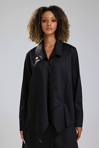 tw3 Kadın Yakası Broş Detaylı Tasarım Gömlek