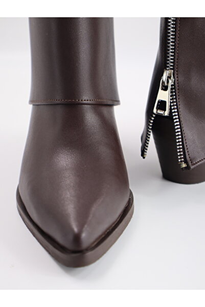 Sister in Love Alessia Short Boots with Back Zipper Detail