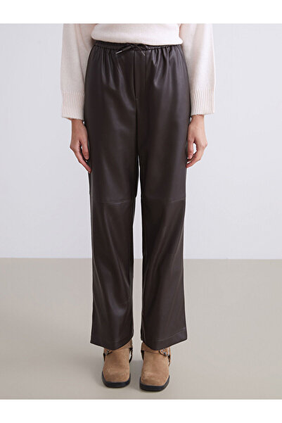 LC Waikiki Γυναικείο παντελόνι Özmarka New Season με ελαστική μέση εφέ δέρματος