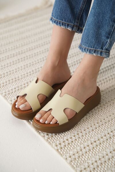 TRENDELLA Borlina Beige Genuine Leather Slippers