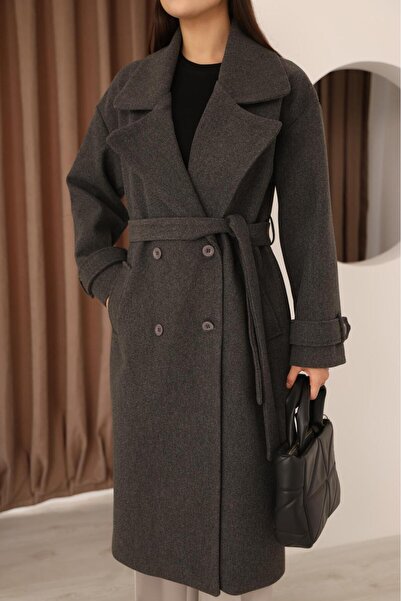 Leo Ferre Γυναικείο μακρύ παλτό με γκρι σκούρο χρώμα διπλό πέτο με γιακά. 1172.