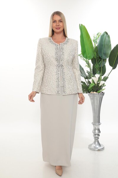 MİSS DİAMOND مجموعة ثلاثية أنيقة بتنورة طويلة باللون البيج مع تطريز حجري رائع...