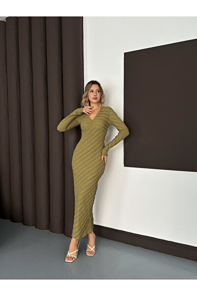 alenmoda Φόρεμα με μακρύ ραμμένο λαιμόκοψη σε σχήμα V