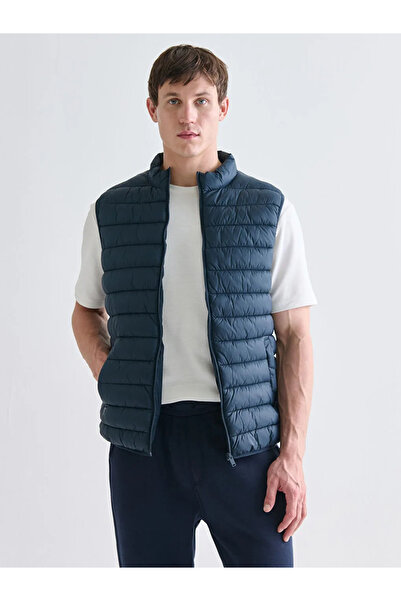 LC Waikiki Standard Mold Stand Collar Men's Puffer Vest