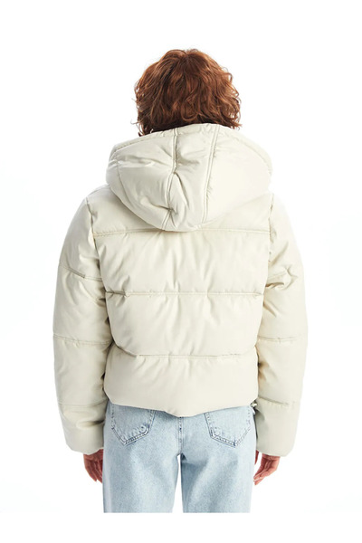 LC Waikiki Kadın Kapüşonlu Düz Şişme Mont