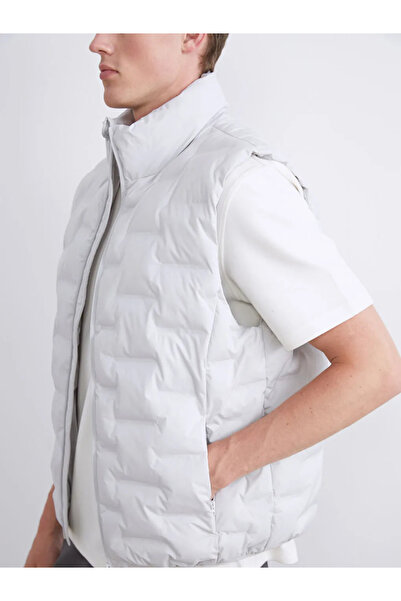 LC Waikiki Standard Mold Stand Collar Men's Puffer Vest