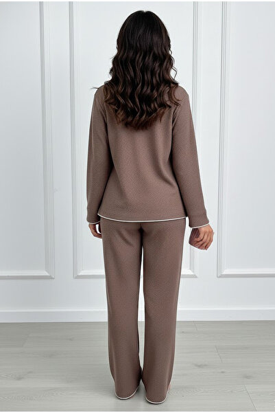 Siyah İnci Кафяв комплект пижама с дълги ръкави, копчета и джобове, бродирана с череши
