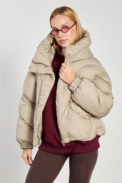 BARRELS AND OIL Women's Hooded Puffer Jacket with Side Pockets - Sand