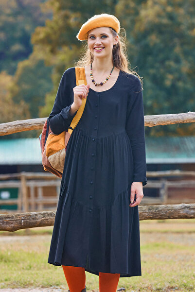 Los banditos Φόρεμα με μακρύ μανίκι με λεπτομέρεια με κουμπιά με λαιμόκοψη