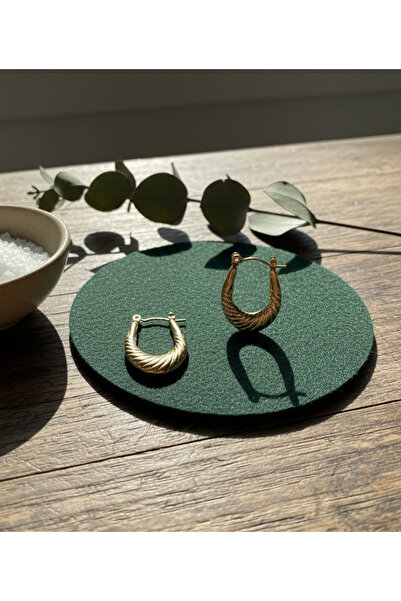 NevoAccessory أقراط دائرية رفيعة ذات خطوط رفيعة باللون الذهبي للنساء