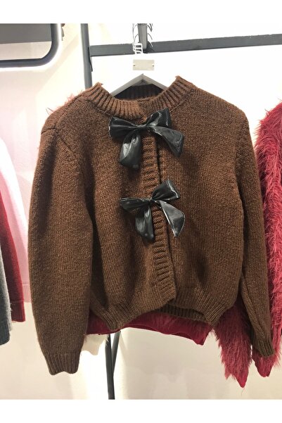 Butik Önü Fiyonklu Triko Hırka