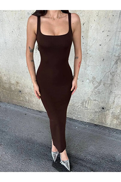 bysoca Kadın Kahverengi Kare Yaka Kalın Askılı Sırtı Açık Vücudu Saran Kaşkorse Uzun Maxi Boy Elbise