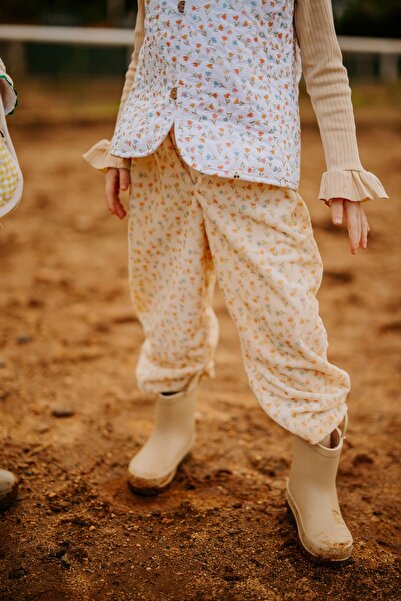 Kirazkids Tulip Pattern Plush Cream Vest