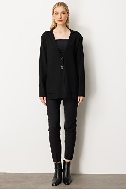 Mutlu Ertan سترة تريكو نسائية بتفاصيل أزرار باللون الأسود 20235