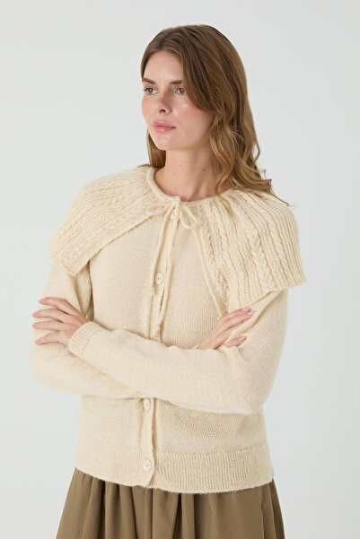 inspiration كارديجان كايين برباط عند الرقبة باللون البيج