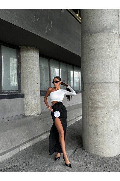 TheyYou Φόρεμα με έναν ώμο άνοιγμα με λεπτομέρεια από μαύρο και άσπρο τριαντά...