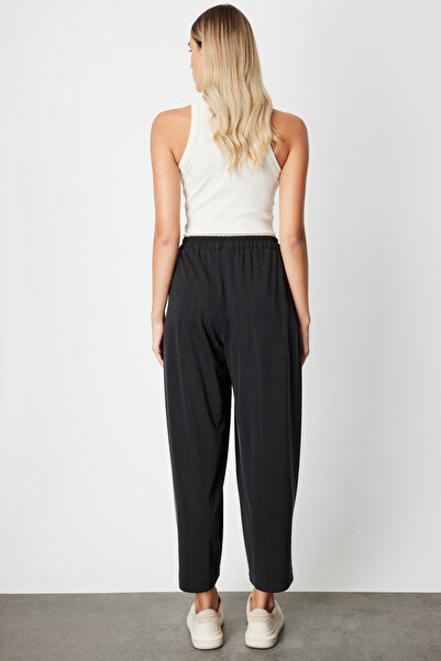 ON Women's Oversize Midi Pants - Comfortable and Stylish Casual Combination