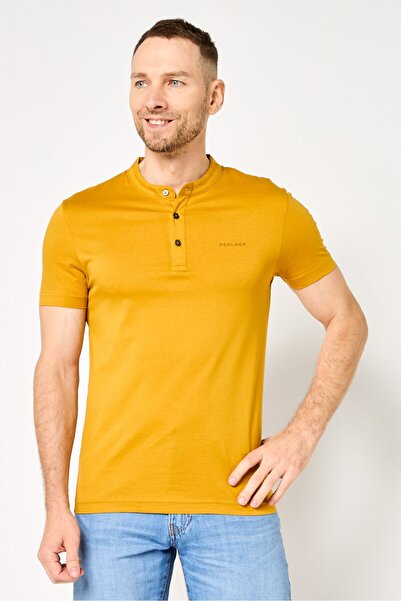 Levi's Levis x Redloop Men Henley Neck Short Sleeve Brand Logo T-Shirt, Mustard