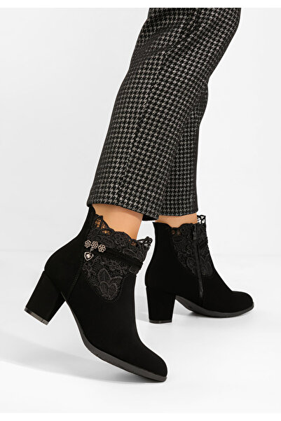 B T Shoes Черни боти Corava с дебел ток